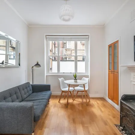 The Modern Manor - Fitzrovia - By Frankie Says Appartement